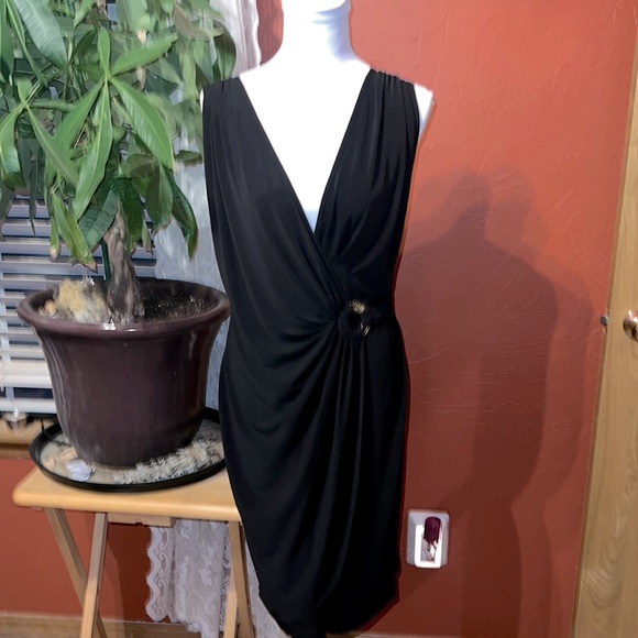 JONES WEAR — LITTLE BLACK DRESS ………239 - Picture 2 of 13